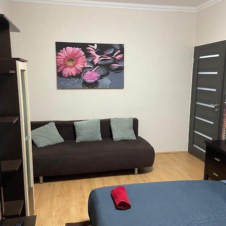Melinda Apartman Kisvarda Luaran gambar
