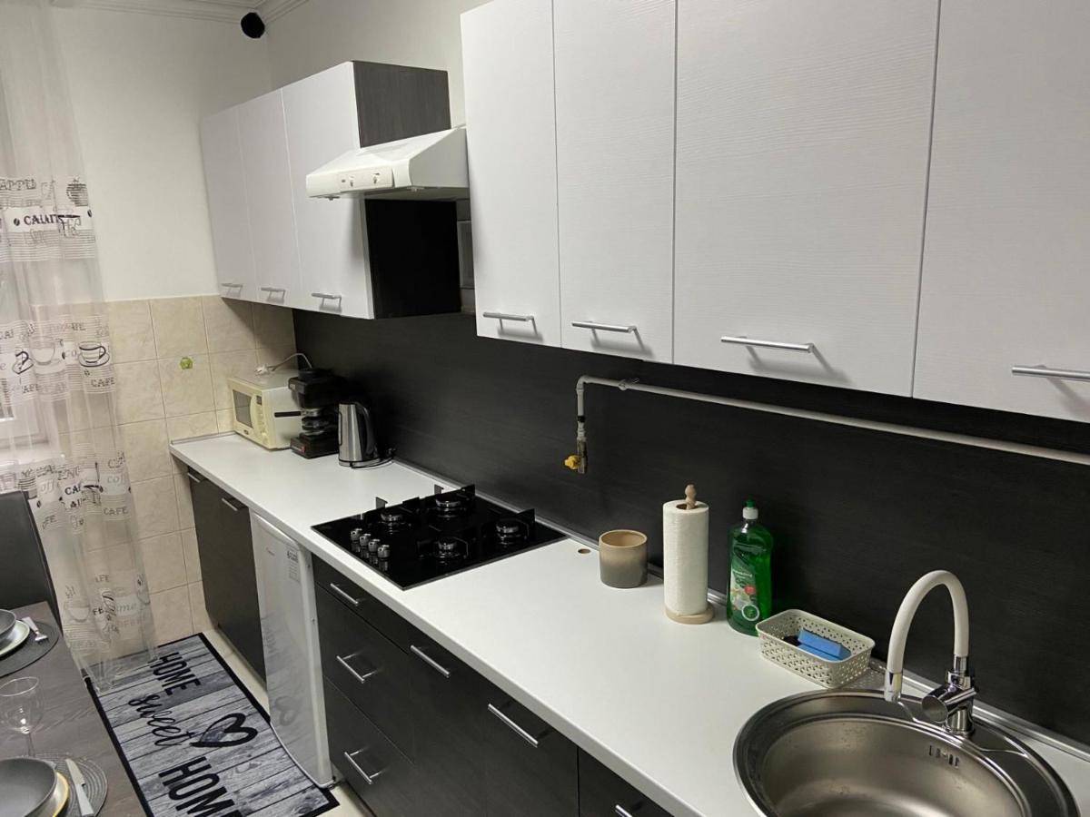 Melinda Apartman Kisvarda Luaran gambar