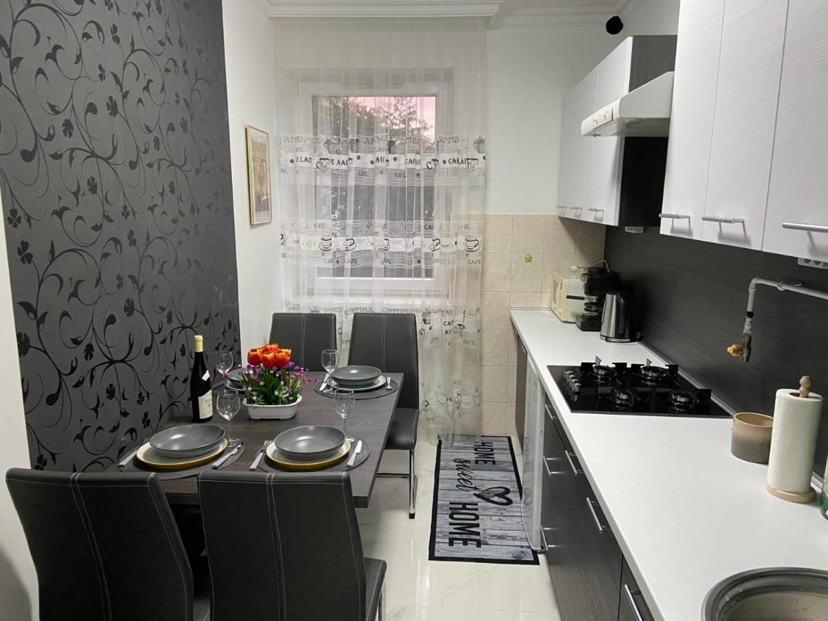 Melinda Apartman Kisvarda Luaran gambar