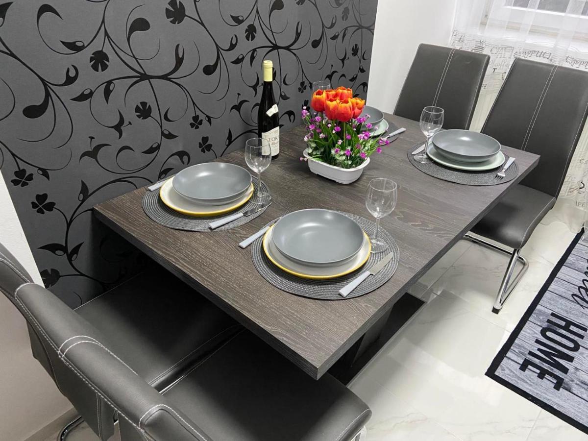 Melinda Apartman Kisvarda Luaran gambar
